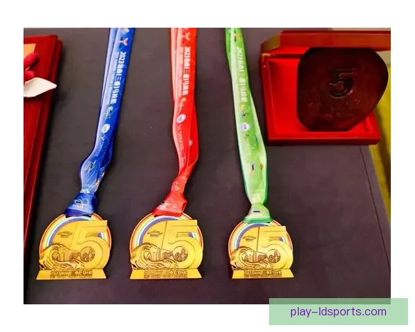 三亚马拉松引爆旅游热潮赛事经济融合消费新动能